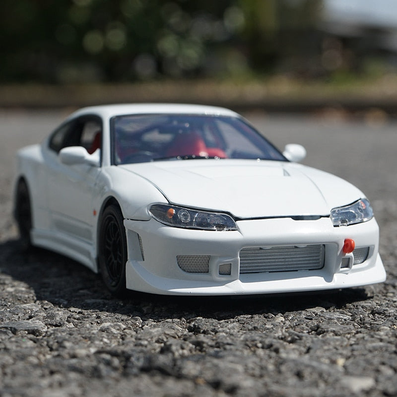 Nissan Silvia S15 Supercar 1:24 Car Model