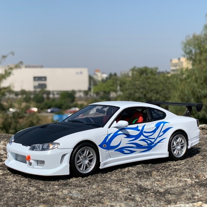 Nissan Silvia S15 Supercar 1:24 Car Model