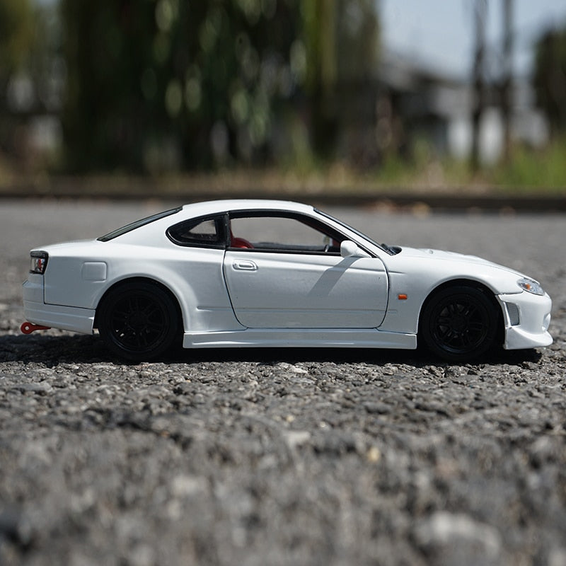 Nissan Silvia S15 Supercar 1:24 Car Model