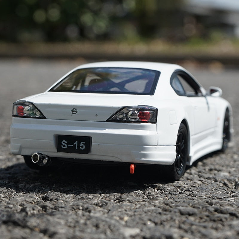 Nissan Silvia S15 Supercar 1:24 Car Model